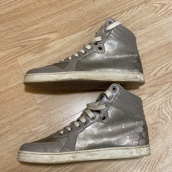 Silver GUCCI Moon boots - Picture 2 of 6
